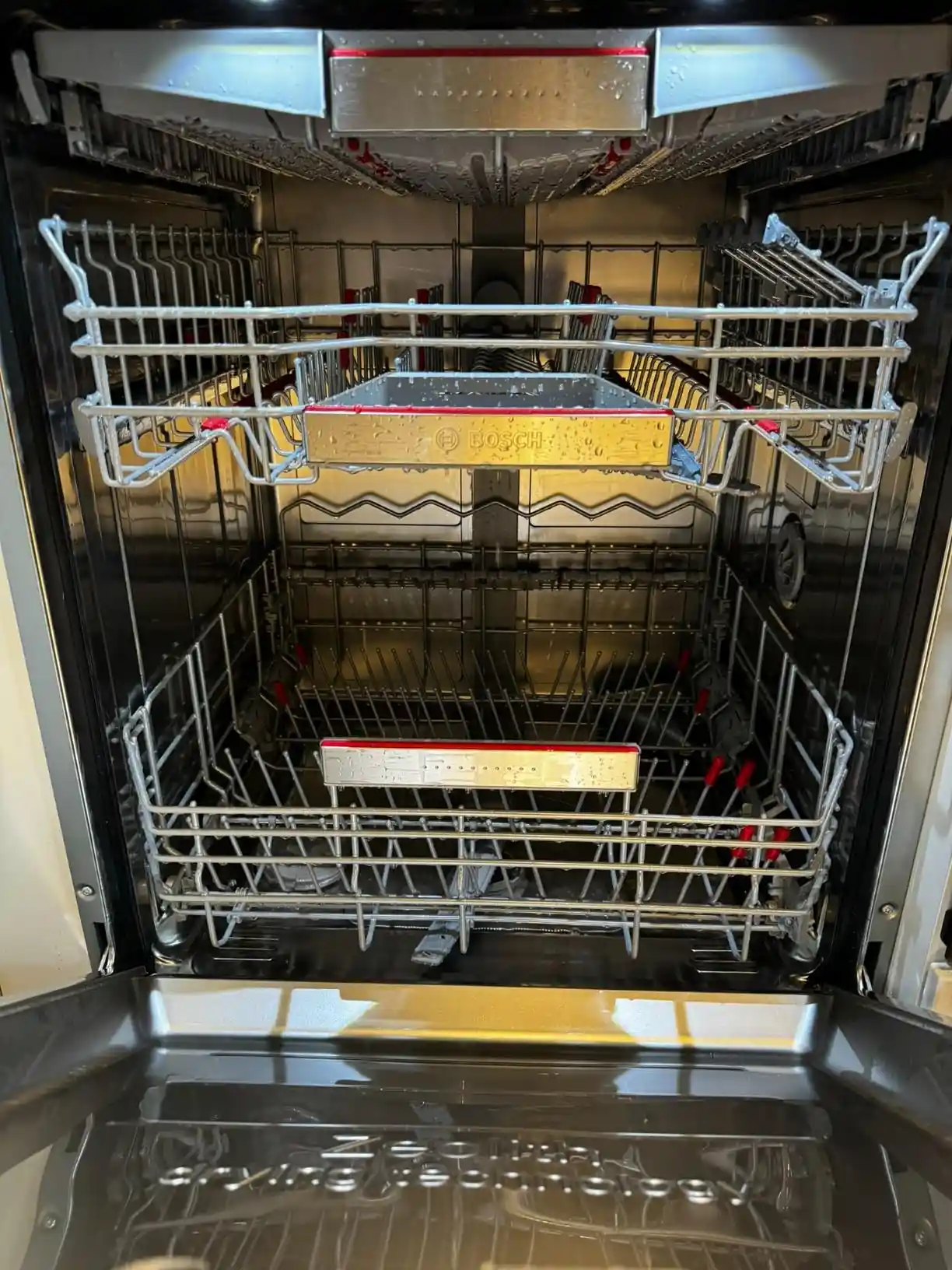Dishwasher photo 2